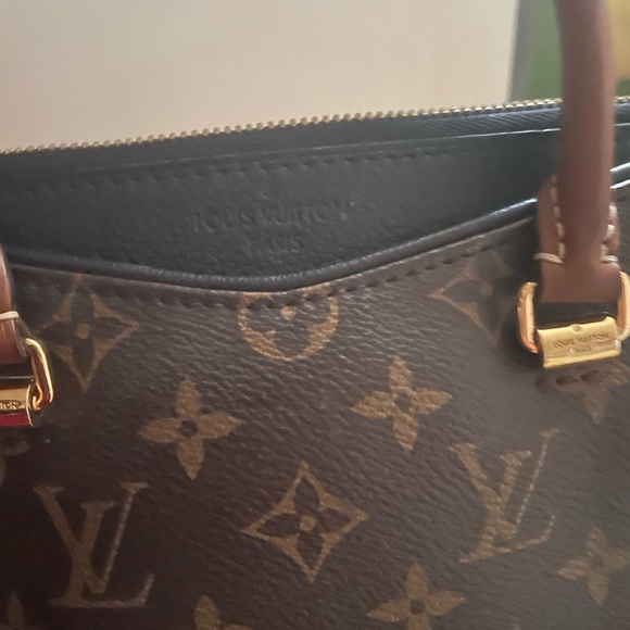 Louis Vuitton Monogram Pallas BB crossbody bag - Picture 13 of 16